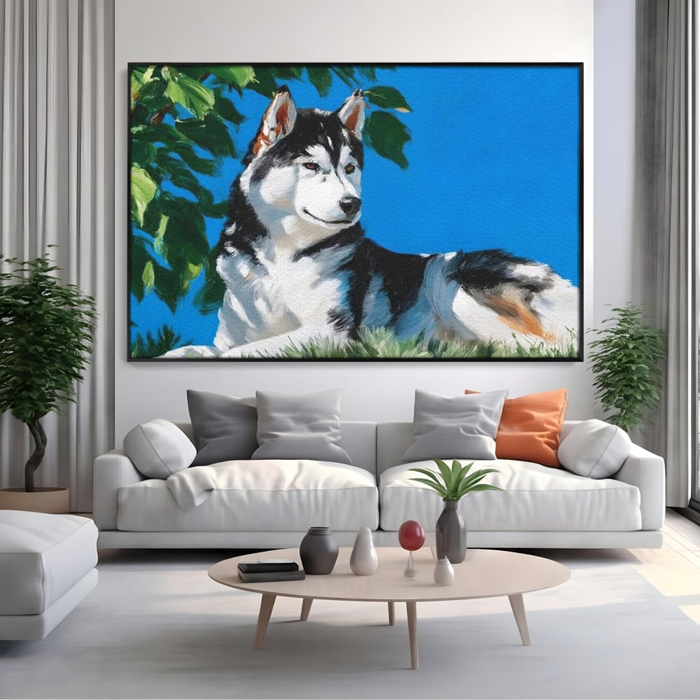 Tablou canvas cu tablou canvas cu husky sub copac, in rama de aluminiu negru, pe perete intr-un living